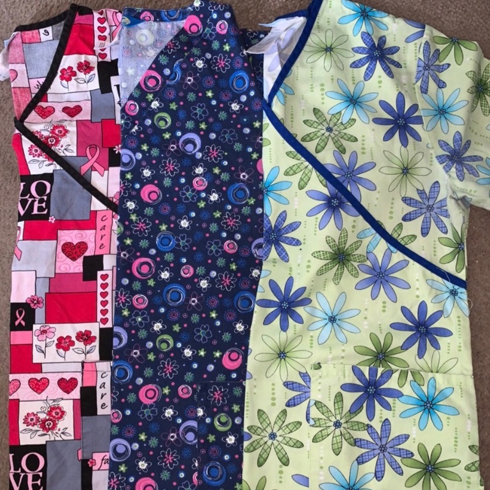 EUC Scrubstar scrub tops Size small